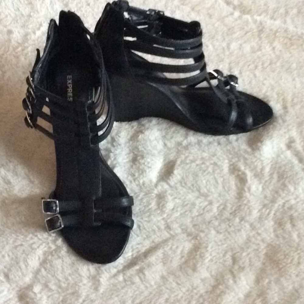 Express Wedges